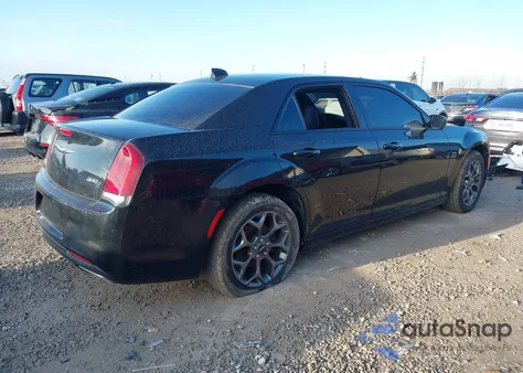 2015 Chrysler 300 300S z USA, uszkodzony, nr VIN 2C3CCAGG7FH736293